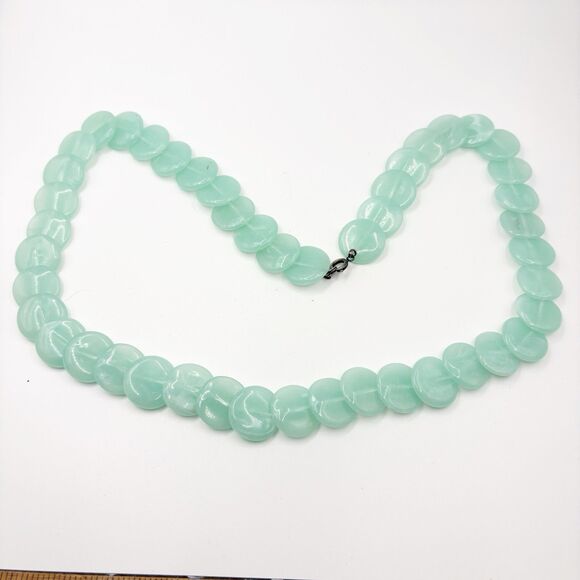 Unbranded Jewelry - Vintage Light Green Flat Circle Bead Necklace 24”